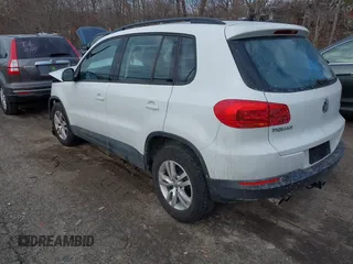 2015 Volkswagen Tiguan SE z VIN WVGBV7AX8FW582171, wystawiony jako IAAI lot #41442290 z przebiegiem 127 642 mil mil oraz . Historia ofert i sprzedaży dostępna na DreamBid. Obrazek 3.