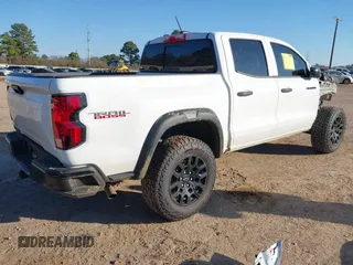 2023 Chevrolet Colorado 4WD Trail Boss with VIN 1GCPTEEK4P1229539, listed as a IAAI auction lot 41251782 with 45,027 mi miles. Bid and sale history available at carsss.com. Image 4.