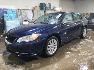 2014 Chrysler 200 Limited z VIN 1C3CCBCG1EN183643, wystawiony jako Copart lot #89395065 z przebiegiem 87 625 mil mil oraz Szkody całkowita. Historia ofert i sprzedaży dostępna na DreamBid. Obrazek 1.
