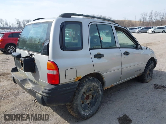 2002 Chevrolet Tracker with VIN 2CNBJ13C126940105, listed as a IAAI auction lot 41805424 with Not provided miles and . Bid and sale history available at DreamBid. Image 4.