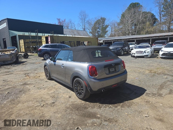 2020 MINI Convertible Cooper с VIN WMWWJ3C0XL3L01427, выставлен на аукционе Copart как лот 51099865 с пробегом 18 934 миль миль и Списание • Salvage title. История ставок и продаж доступна на DreamBid. Изображение 3.