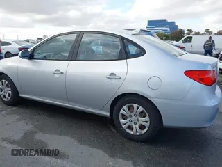 2009 Hyundai Elantra SE z VIN KMHDU46D89U711633, wystawiony jako IAAI lot #42239722 z przebiegiem 156 270 mil mil oraz . Historia ofert i sprzedaży dostępna na DreamBid. Obrazek 14.