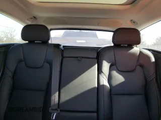 2023 Volvo V90 Ultimate z VIN YV4062NCXP1161289, wystawiony jako Copart lot #39721384 z przebiegiem 4467 mil mil oraz . Historia ofert i sprzedaży dostępna na DreamBid. Obrazek 10.