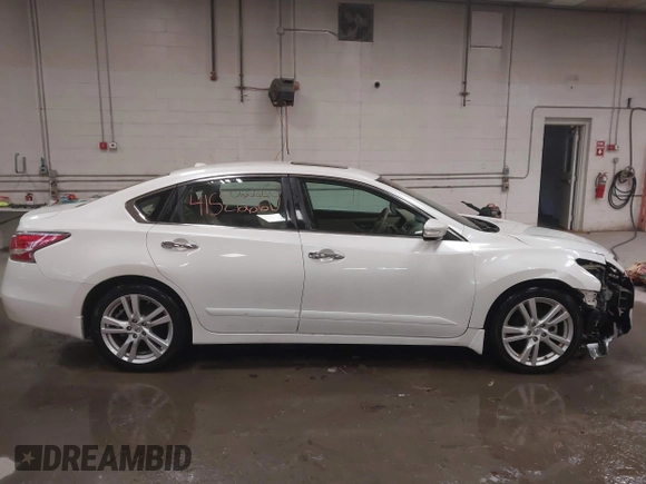 2015 Nissan Altima SL with VIN 1N4BL3AP3FC144071, listed as a IAAI auction lot 41526660 with 204,142 mi miles and . Bid and sale history available at carsss.com. Image 13.