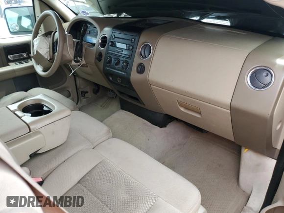 2006 Ford F-150 STX z VIN 1FTRX12W16FB04724, wystawiony jako Copart lot #65361235 z przebiegiem 346 053 mil mil oraz Szkoda całkowita • Salvage title. Historia ofert i sprzedaży dostępna na DreamBid. Obrazek 8.