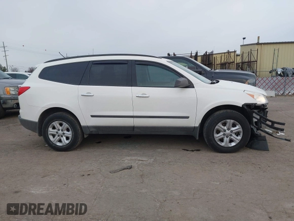 2012 Chevrolet Traverse LS z VIN 1GNKREED8CJ373705, wystawiony jako IAAI lot #41172553 z przebiegiem 101 410 mil mil oraz . Historia ofert i sprzedaży dostępna na DreamBid. Obrazek 14.