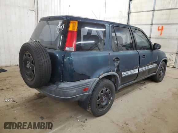 1998 Honda CR-V LX with VIN JHLRD1748WC100724, listed as a Copart auction lot 82495894 with 256,001 mi miles and Clean Title. Bid and sale history available at carsss.com. Image 3.