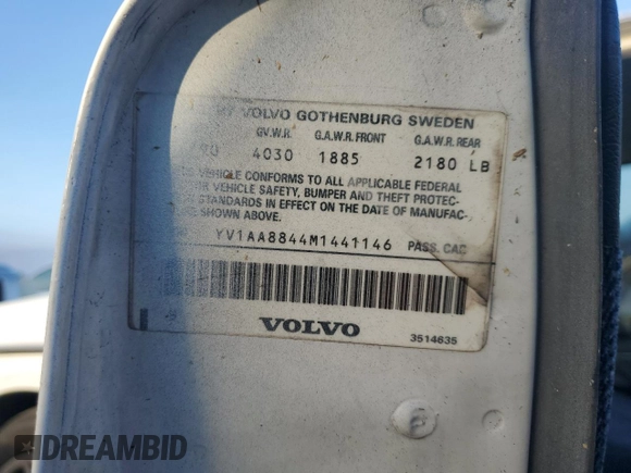 1991 Volvo 240 z VIN YV1AA8844M1441146, wystawiony jako Copart lot #75018744 z przebiegiem 159 330 mil mil oraz Nie do naprawy • Non repairable. Historia ofert i sprzedaży dostępna na DreamBid. Obrazek 13.