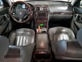 2005 Maserati Quattroporte z VIN ZAMCE39A350017390, wystawiony jako Copart lot #72455664 z przebiegiem 50 394 mil mil oraz Szkoda całkowita • Salvage title. Historia ofert i sprzedaży dostępna na DreamBid. Obrazek 8.