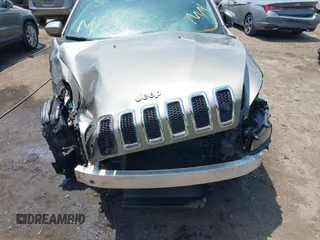 2016 Jeep Cherokee Latitude with VIN 1C4PJMCS3GW251912, listed as a IAAI auction lot 39753032 with 59,401 mi miles. Bid and sale history available at carsss.com. Image 10.