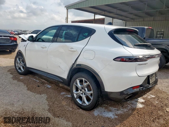 2024 Dodge Hornet R/T с VIN ZACPDFCW7R3A28897, выставлен на аукционе Copart как лот 57393905 с пробегом 29 869 миль миль и На запчасти • Non repairable. История ставок и продаж доступна на DreamBid. Изображение 2.