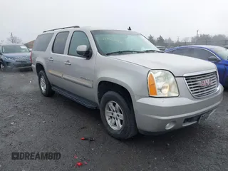 2007 GMC Yukon XL SLT with VIN 1GKFK16307J262167, listed as a IAAI auction lot 41106896 with 267,663 mi miles. Bid and sale history available at carsss.com. Image 1.