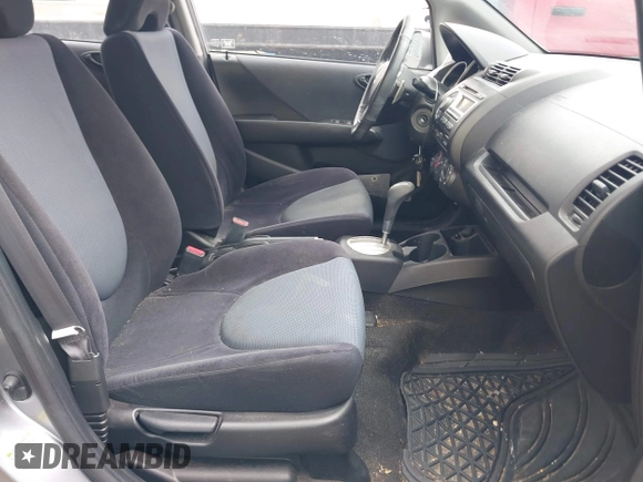 2008 Honda Fit Sport z VIN JHMGD38618S006224, wystawiony jako IAAI lot #42530072 z przebiegiem 147 780 mil mil oraz . Historia ofert i sprzedaży dostępna na DreamBid. Obrazek 5.