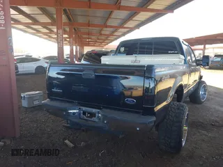 2007 Ford F-250 XL z VIN 1FTSW21P27EB17767, wystawiony jako IAAI lot #41861833 z przebiegiem 363 499 mil mil oraz . Historia ofert i sprzedaży dostępna na DreamBid. Obrazek 4.