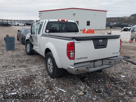 2019 Nissan Frontier SV z VIN 1N6AD0CWXKN877400, wystawiony jako IAAI lot #41437813 z przebiegiem 37 151 mil mil oraz . Historia ofert i sprzedaży dostępna na DreamBid. Obrazek 3.