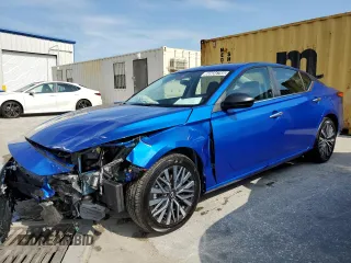 2025 Nissan Altima SV z VIN 1N4BL4DV8SN360125, wystawiony jako Copart lot #58934755 z przebiegiem 2 441 mil mil oraz Szkoda całkowita • Salvage title. Historia ofert i sprzedaży dostępna na DreamBid. Obrazek 1.
