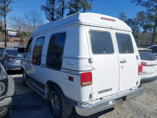 1993 Chevrolet Chevy Van z VIN 2GBEG25Z3P4134393, wystawiony jako IAAI lot #41626673 z przebiegiem 214 306 mil mil oraz . Historia ofert i sprzedaży dostępna na DreamBid. Obrazek 3.