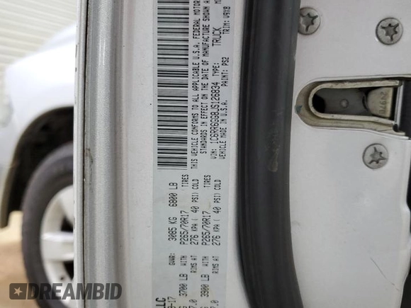 2018 Ram 1500 SLT z VIN 1C6RR6GG8JS126834, wystawiony jako Copart lot #46529825 z przebiegiem 190 240 mil mil oraz Czysty tytuł • Clean title. Historia ofert i sprzedaży dostępna na DreamBid. Obrazek 12.