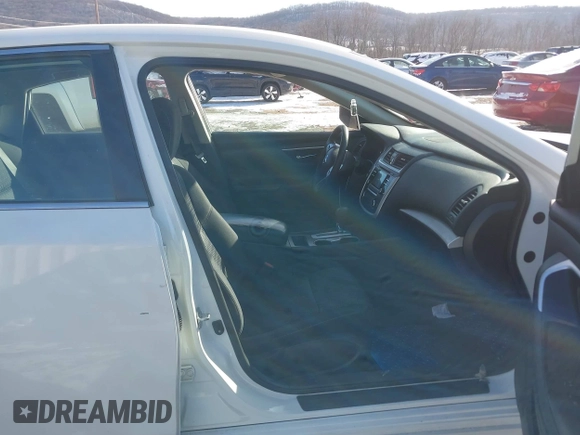 2016 Nissan Altima S with VIN 1N4AL3AP0GN346299, listed as a IAAI auction lot 41175192 with 139,856 mi miles and . Bid and sale history available at carsss.com. Image 5.