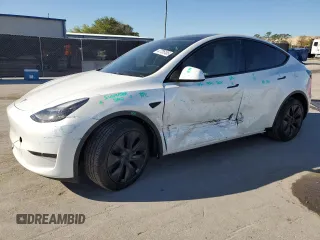 2024 Tesla Model Y with VIN 7SAYGDED3RF130826, listed as a Copart auction lot 47735185 with 10,467 mi miles and Non Repairable. Bid and sale history available at DreamBid. Image 1.
