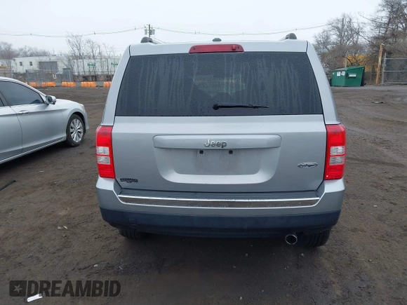 2017 Jeep Patriot High Altitude z VIN 1C4NJPFA9HD118354, wystawiony jako IAAI lot #41848700 z przebiegiem 82 624 mil mil oraz . Historia ofert i sprzedaży dostępna na DreamBid. Obrazek 16.