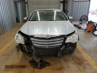 2008 Chrysler Sebring Touring z VIN 1C3LC55R08N271099, wystawiony jako Copart lot #53620705 z przebiegiem 134 637 mil mil oraz Szkoda całkowita • Salvage title. Historia ofert i sprzedaży dostępna na DreamBid. Obrazek 5.