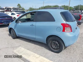 2007 Toyota Yaris z VIN JTDJT923675101502, wystawiony jako IAAI lot #42094488 z przebiegiem 127 971 mil mil oraz . Historia ofert i sprzedaży dostępna na DreamBid. Obrazek 3.