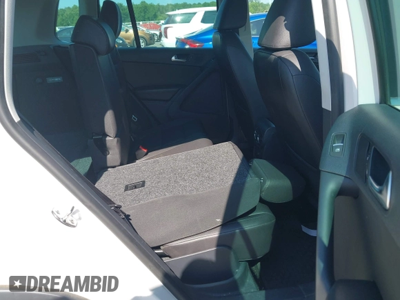 2012 Volkswagen Tiguan SE с VIN WVGBV7AX7CW527271, выставлен на аукционе IAAI как лот 42594294 с пробегом 147 594 миль миль и . История ставок и продаж доступна на DreamBid. Изображение 8.
