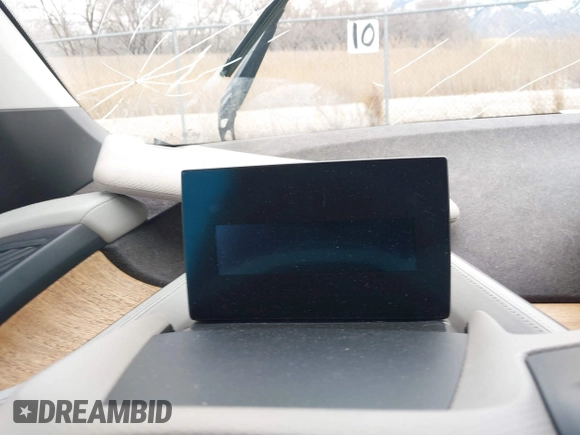 2015 BMW i3 with VIN WBY1Z4C53FV505033, listed as a IAAI auction lot 41464532 with 1 mi miles. Bid and sale history available at carsss.com. Image 7.