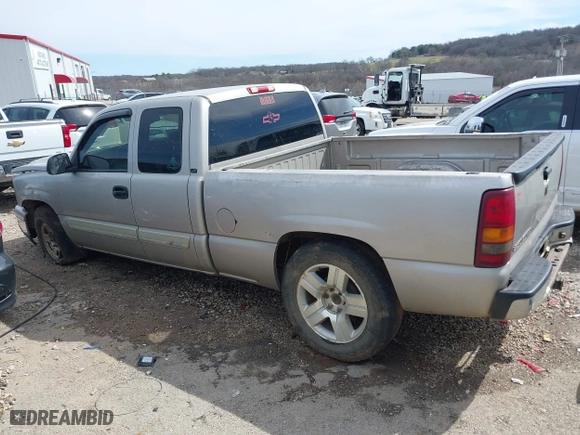 2006 Chevrolet Silverado 1500 LS with VIN 1GCEC19V16Z233584, listed as a IAAI auction lot 41664131 with 316,943 mi miles. Bid and sale history available at carsss.com. Image 15.