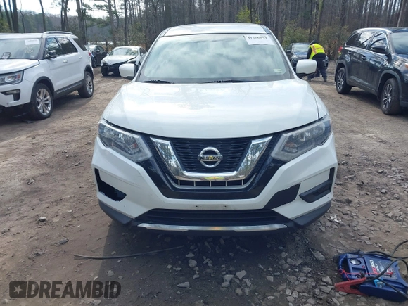 2017 Nissan Rogue SV with VIN KNMAT2MT1HP567364, listed as a IAAI auction lot 41666054 with 201,231 mi miles. Bid and sale history available at carsss.com. Image 12.