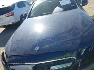 2019 Mercedes-Benz E 300 with VIN WDDZF4JB5KA523255, listed as a IAAI auction lot 41731107 with 22,065 mi miles and . Bid and sale history available at DreamBid. Image 10.