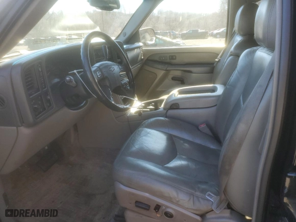 2003 Chevrolet Suburban Z71 with VIN 3GNFK16Z93G285112, listed as a Copart auction lot 49108755 with 364,468 mi miles and Salvage Title. Bid and sale history available at carsss.com. Image 7.