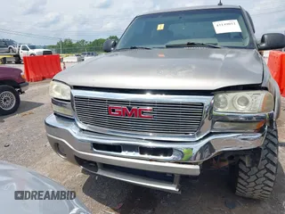 2003 GMC Sierra 1500HD SLT z VIN 1GTGK13U93F108499, wystawiony jako IAAI lot #42149012 z przebiegiem 296 775 mil mil oraz . Historia ofert i sprzedaży dostępna na DreamBid. Obrazek 12.