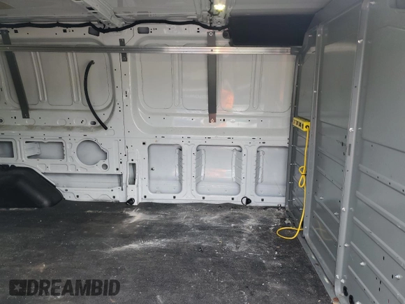 2017 Ford Transit z VIN 1FTYR2YM2HKB51983, wystawiony jako Copart lot #56053945 z przebiegiem 143 786 mil mil oraz Szkoda całkowita • Salvage title. Historia ofert i sprzedaży dostępna na DreamBid. Obrazek 11.
