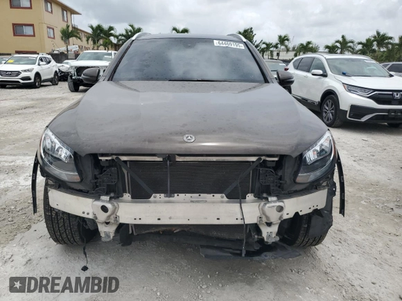 2018 Mercedes-Benz GLC 300 z VIN WDC0G4JBXJV060367, wystawiony jako Copart lot #64469195 z przebiegiem 105 569 mil mil oraz Szkoda całkowita • Salvage title. Historia ofert i sprzedaży dostępna na DreamBid. Obrazek 5.