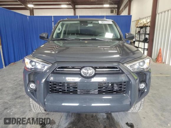 2024 Toyota 4Runner SR5 with VIN JTEMU5JR3R6239600, listed as a Copart auction lot 61255535 with 23,888 mi miles and Clean title. Bid and sale history available at DreamBid. Image 5.