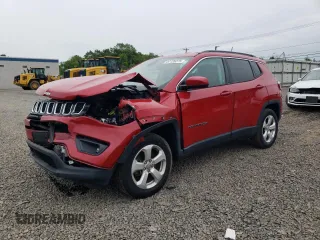 2019 Jeep Compass Latitude z VIN 3C4NJDBB7KT735802, wystawiony jako Copart lot #57726275 z przebiegiem 58 660 mil mil oraz Szkoda całkowita • Salvage title. Historia ofert i sprzedaży dostępna na DreamBid. Obrazek 1.