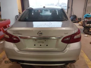 2018 Nissan Altima SR with VIN 1N4AL3AP4JC282996, listed as a IAAI auction lot 41722960 with 139,532 mi miles and . Bid and sale history available at carsss.com. Image 15.