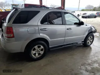 2005 Kia Sorento LX with VIN KNDJC733855449656, listed as a Copart auction lot 52234685 with 114,398 mi miles and Salvage Title. Bid and sale history available at carsss.com. Image 3.