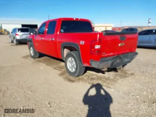 2010 Chevrolet Silverado 1500 LT with VIN 3GCRKSE3XAG193786, listed as a IAAI auction lot 41498612 with 165,465 mi miles. Bid and sale history available at carsss.com. Image 3.