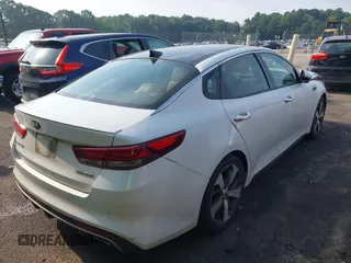 2017 Kia Optima SX z VIN 5XXGW4L26HG125516, wystawiony jako IAAI lot #42483007 z przebiegiem 152 400 mil mil oraz . Historia ofert i sprzedaży dostępna na DreamBid. Obrazek 4.