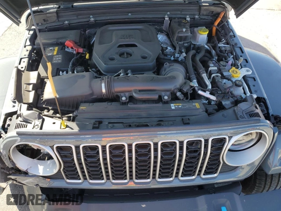2024 Jeep Wrangler Sahara z VIN 1C4RJXP62RW228549, wystawiony jako Copart lot #57480235 z przebiegiem 6 036 mil mil oraz Szkoda całkowita • Salvage title. Historia ofert i sprzedaży dostępna na DreamBid. Obrazek 12.