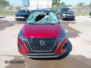 2021 Nissan Kicks SR with VIN 3N1CP5DV1ML557572, listed as a IAAI auction lot 41791402 with 37,486 mi miles. Bid and sale history available at carsss.com. Image 6.