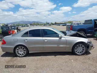2007 Mercedes-Benz E 350 z VIN WDBUF56X57A995752, wystawiony jako IAAI lot #42249560 z przebiegiem 215 477 mil mil oraz . Historia ofert i sprzedaży dostępna na DreamBid. Obrazek 13.