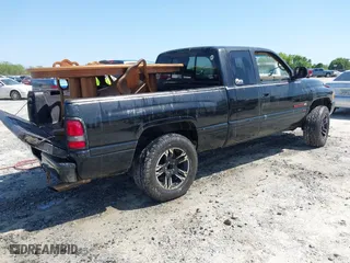 1998 Dodge Ram 1500 with VIN 3B7HF13Y8WG160320, listed as a IAAI auction lot 41970765 with 122,149 mi miles. Bid and sale history available at carsss.com. Image 4.