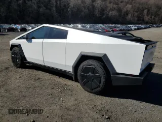 2024 Tesla Cybertruck Cyberbeast z VIN 7G2CEHEE8RA037002, wystawiony jako Copart lot #51112195 z przebiegiem 7477 mil mil oraz Szkody całkowita. Historia ofert i sprzedaży dostępna na DreamBid. Obrazek 2.
