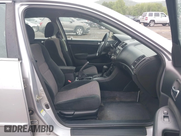 2005 Honda Accord LX z VIN 1HGCM56485A049104, wystawiony jako IAAI lot #42379566 z przebiegiem 200 319 mil mil oraz . Historia ofert i sprzedaży dostępna na DreamBid. Obrazek 5.