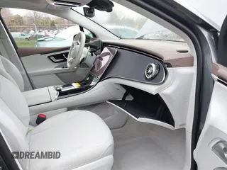 2023 Mercedes-Benz EQE 350+ z VIN 4JGGM2BB8PA017402, wystawiony jako IAAI lot #41286677 z przebiegiem 13 881 mil mil oraz . Historia ofert i sprzedaży dostępna na DreamBid. Obrazek 5.