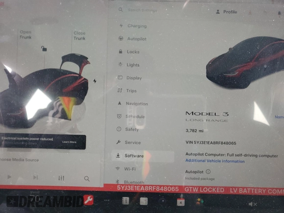 2024 Tesla Model 3 z VIN 5YJ3E1EA8RF848065, wystawiony jako Copart lot #82765684 z przebiegiem 3782 mil mil oraz Szkody całkowita. Historia ofert i sprzedaży dostępna na DreamBid. Obrazek 9.